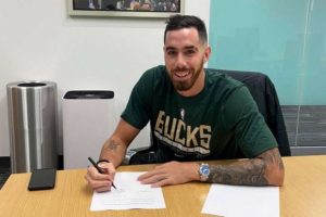 Es oficial: Luca Vildoza jugará en Milwaukee Bucks