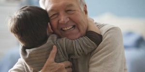 Murió sin reconocer a su hijo, pero el abuelo hizo un pedido a la Justicia y le dio su apellido