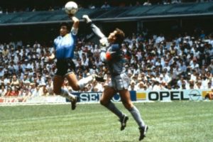 Anuncian un homenaje a Diego Maradona en el Argentino Bar