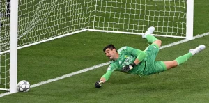 Real campéon: La Champions la definió Cuortois, el mejor arquero del mundo