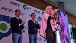 Santilli con a Carrió en Mar del Plata: “La Provincia es un gigante dormido”