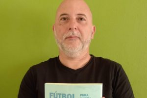 El periodista Mario Giannotti presenta su libro “Fútbol, pura poesía colectiva”