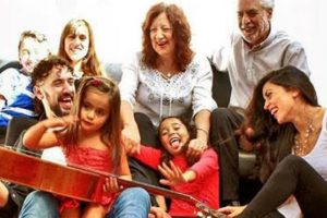 La familia Albornoz-Llunez se presentará con su espectáculo de música popular argentina