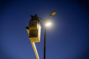 Realizan obras de iluminación LED en la zona del Puerto