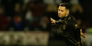 Mauro Zárate no fue bienvenido en Velez