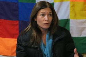 Funcionaria del gobierno boliviano destacó el rol de las empresas públicas