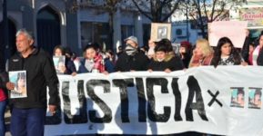 Vecinos del comerciante asesinado se reúnen para pedir justicia.