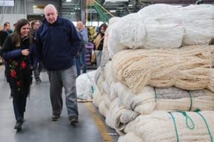 Raverta y Felizia visitaron una fábrica de redes en el Puerto