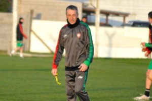 Roberto González dejó de ser el técnico de Círculo Deportivo