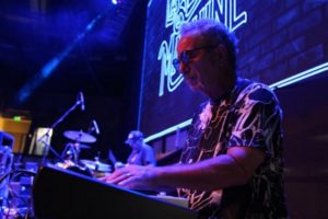 Velan los restos del músico Gustavo Villegas