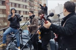 La banda Helter Skelter recreó el último show de The Beatles desde una terraza