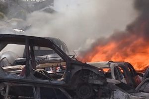 Dos jóvenes provocaron un impresionante incendio en un predio municipal