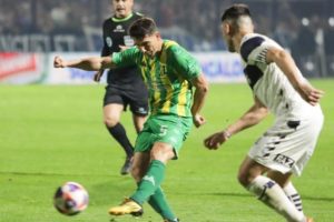 Aldosivi mostró una mejor cara y se trajo un punto de La Plata