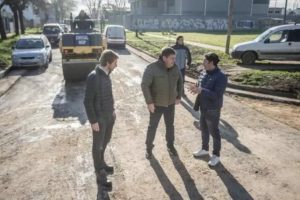 Realizan obras de cordón cuneta y pavimentación en el barrio Santa Rita