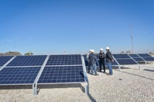Ya funciona el primer pozo de agua abastecido con energía solar