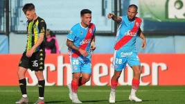 Aldosivi no reacciona y perdió un partido que lo aleja de la permanencia