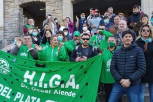 Denuncian que dieron de baja a casi 50 trabajadores de hospitales de Mar del Plata