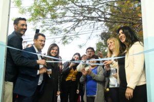 Inauguraron un centro educativo en el barrio Alfar que brindará secundario para adultos