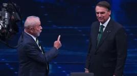 Bolsonaro y Lula cara a cara a horas de una elección histórica y de un resultado incierto