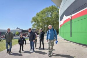 Con motivo de la Trimarchi pintaron una obra en el frente del Estadio Polideportivo