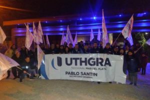UTHGRA realiza protestas nocturnas en un hotel alojamiento donde despidieron a una mucama