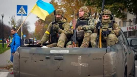 Ucrania: existen indicios de una mayor retirada de las tropas rusas