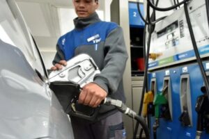 El Gobierno podría aplicar el programa “Precios justos” también a los combustibles