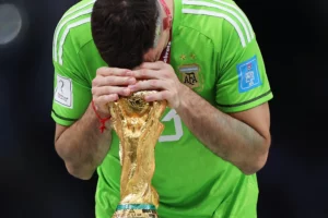 El torneo de fútbol local se llamará “Emiliano ‘Dibu’ Martínez”