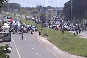 Luego de la denuncia de la Municipalidad, agrupaciones sociales levantan corte en la Autovía 2