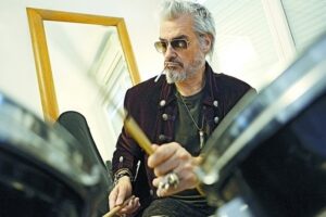 Roberto Pettinato llegará a la ciudad para hacer los temas de Sumo