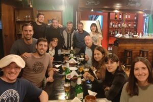 Visitan la ciudad dos viajeros que siguen las raíces vascas por América