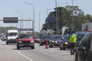 Promedio de 2300 automóviles por hora en la Autovía 2 durante el inicio del fin de semana largo