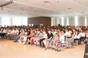 Egresaron más de 300 alumnos del Centro de Formación Laboral de UTHGRA