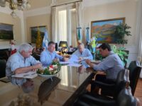 En Tandil el municipio y el Consejo Escolar continúan reparando el mobiliario escolar