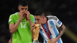 Gerónimo Rulli se convirtió en el primer campeón del mundo en Qatar 2022 que cambia de club: se va al Ajax
