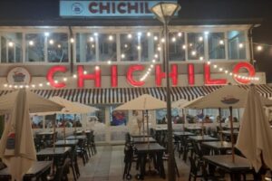 Denuncian al dueño del restaurante “Chichilo” por golpear e insultar a una delegada gremial