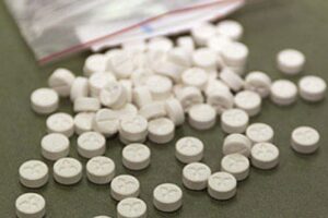 Detuvieron a un dealer con más de 300 pastillas de éxtasis