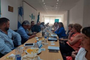 Docentes y estatales provinciales pidieron “cláusula de monitoreo” y “paritarias cortas”