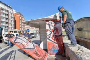 Retiraron un puesto de diarios abandonado en la costa entre Alsina y Sarmiento