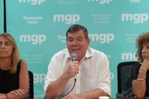 Montenegro calificó de “mafioso” el método de reclamo de taxistas y amenazó con quitar licencias