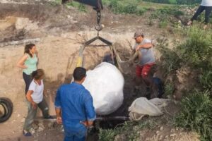El equipo de paleontólogos del Scaglia colaboró con un rescate paleontológico en Otamendi
