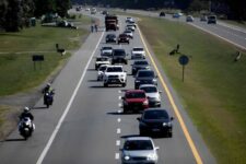 Recambio turístico: más de 2 mil vehículos por hora en busca del mar