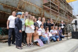 Entregaron diplomas a mujeres que completaron su formación como soldadoras