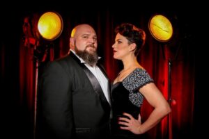 Sr. & Sra. Gómez y su fusión de humor y lírica