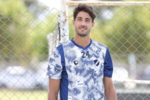 Alvarado sumó al marcador central Tomás Berra