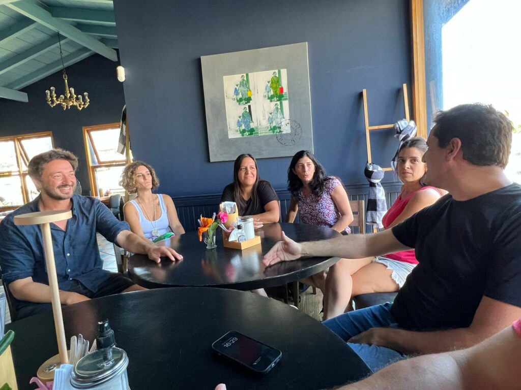 Abad apunta a una matriz productiva, a ciudades de 12 meses y no depender de la temporada