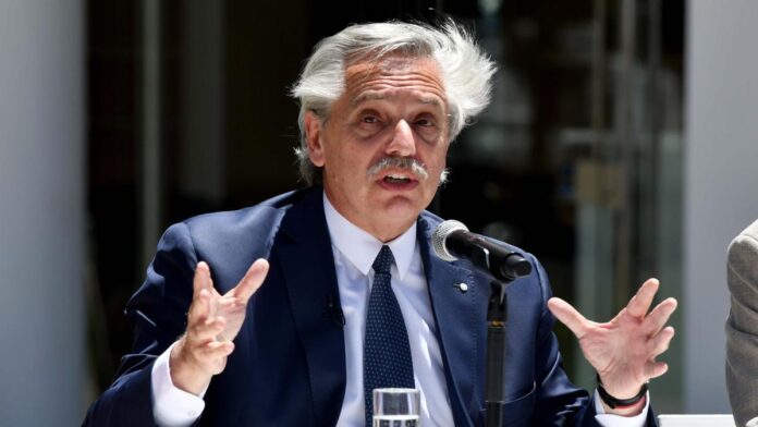 Fernández estuvo con intendentes en Berazategui pero no invitó a Kicillof