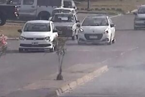 Secuestraron un auto que había sido robado en Lomas de Zamora: hubo dos detenidos