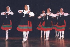 Anuncian actividades por los 80 años del Centro Vasco Denak Bat