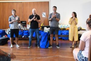 Entregaron material deportivo a clubes de barrios populares